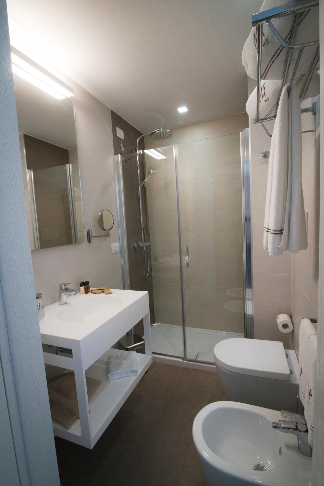Junior Suite,830664455:JPEG